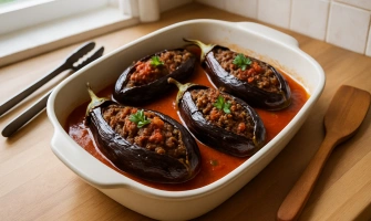 Турска кухня пълнени патладжани с кайма