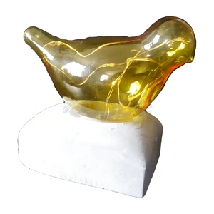 Лед врабче на камък