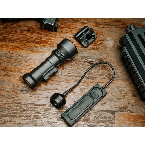 Далекобоен оръжеен фенер Olight Javelot Tac-M 1000 лумена, 600м ➤ топ цена ➤ sorbe.bg