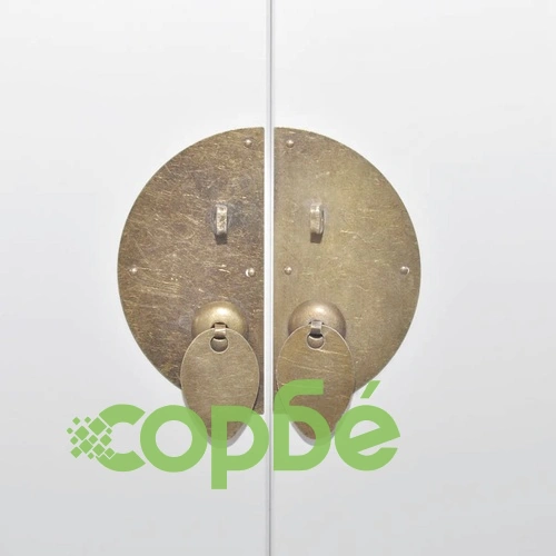 Дървен китайски сватбен шкаф с три рафта и две врати  ➤ топ цена ➤ sorbe.bg