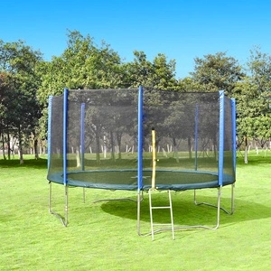 Трамплин с предпазна мрежа, стълба и покривало,  426 см.